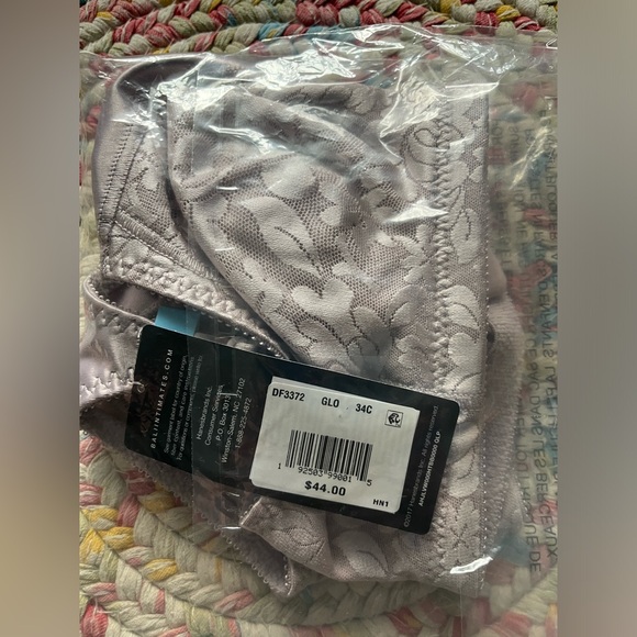 Bali Bra-NWT- 34C - Picture 2 of 3